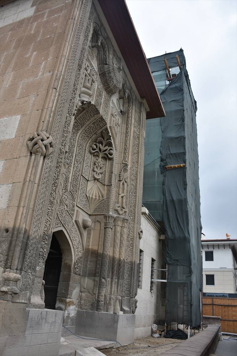 123 yıl önce yıkılan Konya’nın ünlü minaresi yeniden yapılacak 10